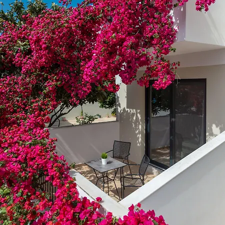 Dannas Boutique & * Tsilivi (Zakynthos)